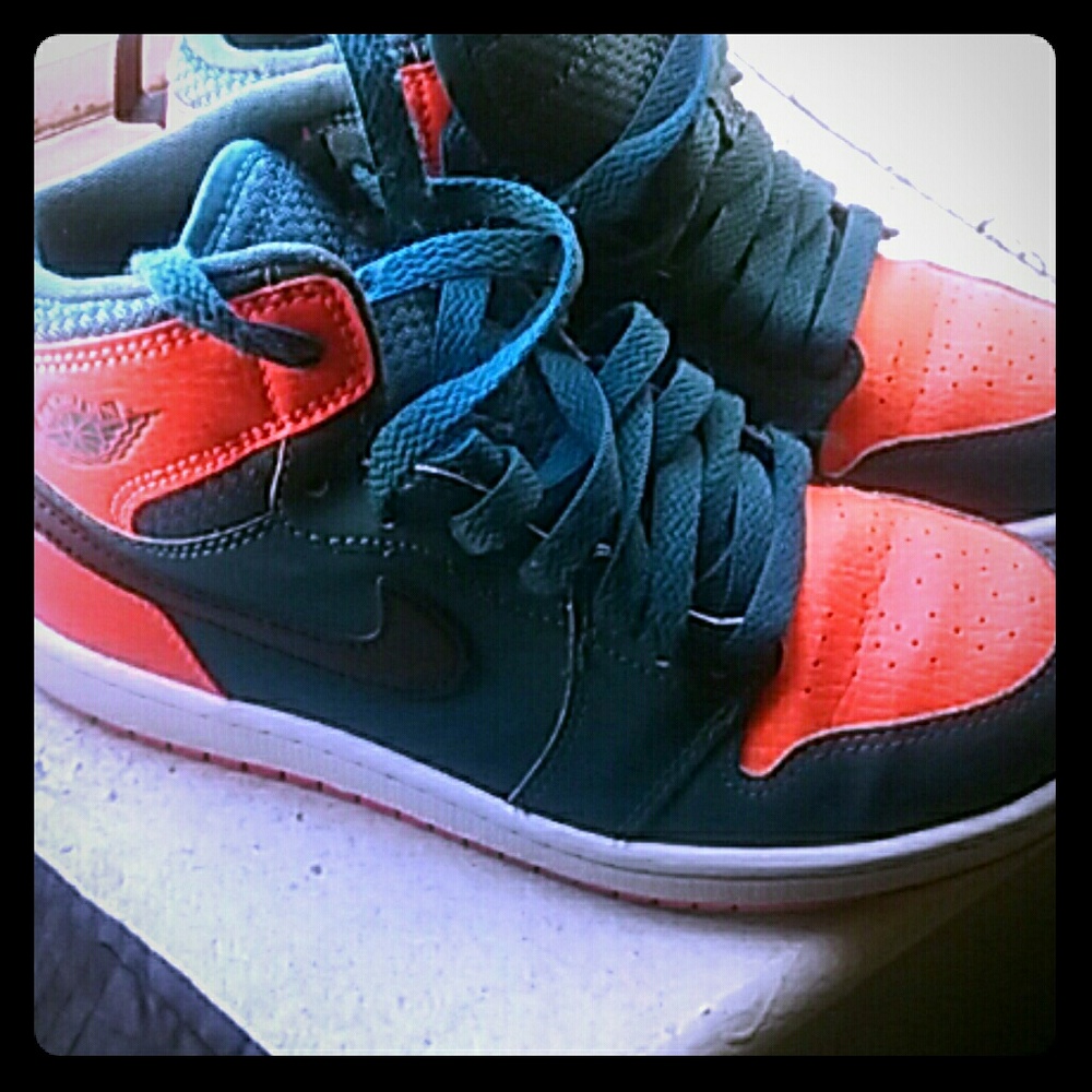 Kid 2y Jordan 1's